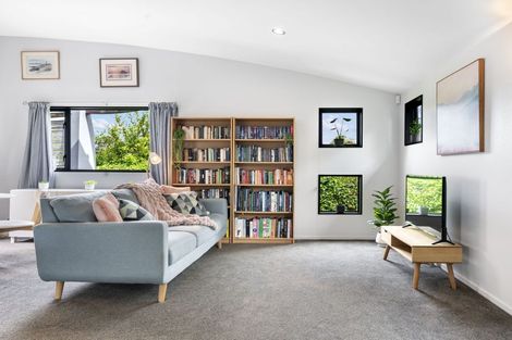 Photo of property in 9 Ginders Drive, Massey, Auckland, 0614