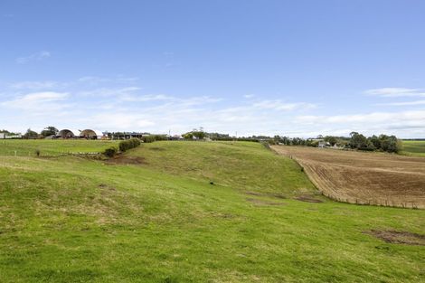 Photo of property in 155 Cross Road, Lepperton, New Plymouth, 4373