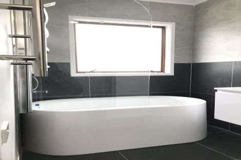 Photo of property in 1/19 Tree View Avenue, Glenfield, Auckland, 0629