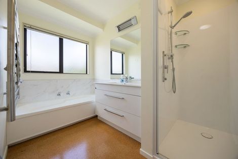 Photo of property in 8 Rimmington Drive, Hamilton Lake, Hamilton, 3204