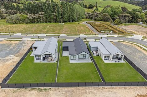 Photo of property in 2 Mataikokako Loop, Kawakawa Bay, 2585