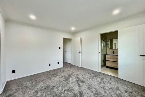 Photo of property in 8e Woburn Street, Mangere East, Auckland, 2024