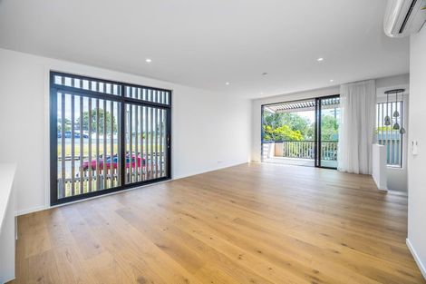 Photo of property in 771a East Coast Road, Northcross, Auckland, 0630