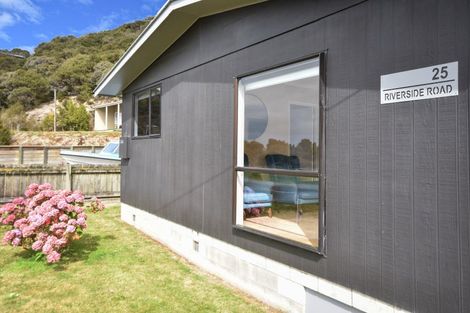 Photo of property in 25 Riverside Road, Taieri Mouth, 9091
