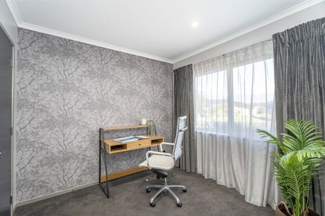 Photo of property in 2 Oscar Place, Whitianga, 3510