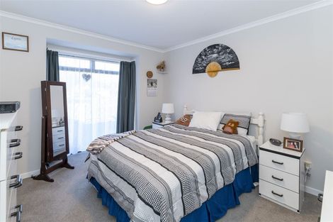 Photo of property in 1 Fairfield Road, Levin, 5510