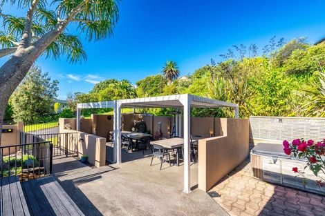 Photo of property in 14r Estates Terrace, Welcome Bay, Tauranga, 3175