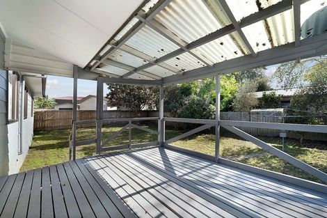 Photo of property in 1/134 Mcleod Road, Te Atatu South, Auckland, 0610