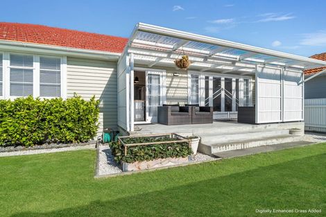 Photo of property in 136 Nuffield Avenue, Marewa, Napier, 4110