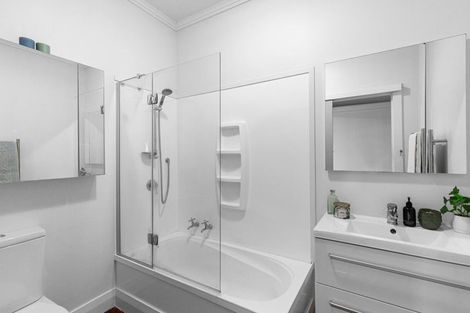 Photo of property in 66 Galloway Street, Hamilton East, Hamilton, 3216