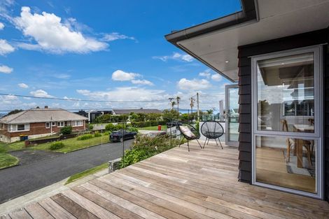 Photo of property in 128 Churchill Road, Rothesay Bay, Auckland, 0630