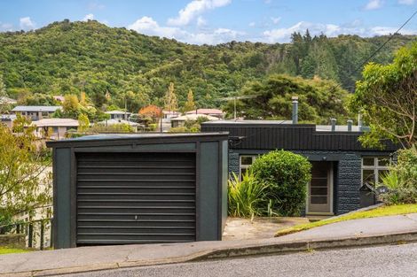 Photo of property in 54 Milton Terrace, Picton, 7220