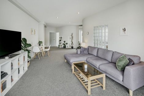 Photo of property in Stadium Garden Flats, 201/107 Thorndon Quay, Pipitea, Wellington, 6011