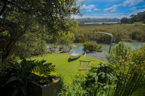 Photo of property in 48 Renata Crescent, Te Atatu Peninsula, Auckland, 0610