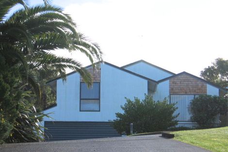 Photo of property in 20 Palmetto Place, Goodwood Heights, Auckland, 2105