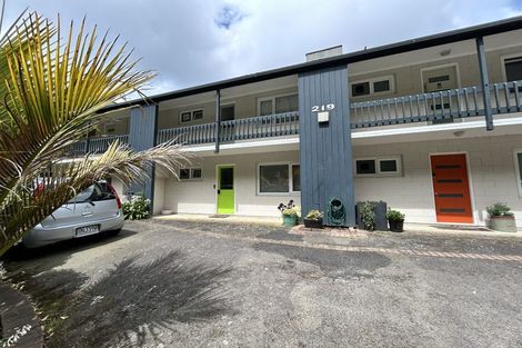 Photo of property in 219f2 Grant Road, Thorndon, Wellington, 6011