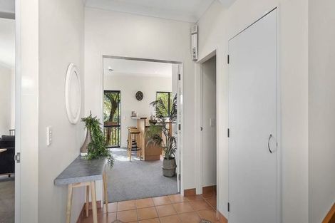 Photo of property in 7u2 Carleton Terrace, Tawa, Wellington, 5028