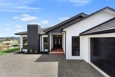 Photo of property in 1 Bosun Place, Te Atatu Peninsula, Auckland, 0610