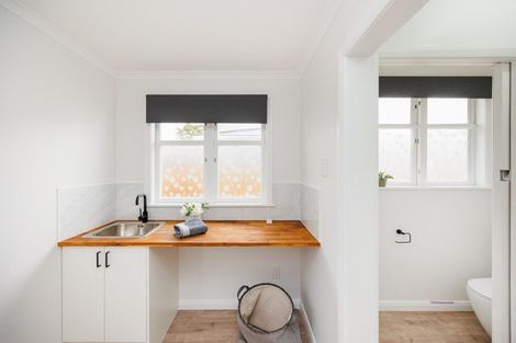 Photo of property in 6 Belvedere Crescent, Takaro, Palmerston North, 4412
