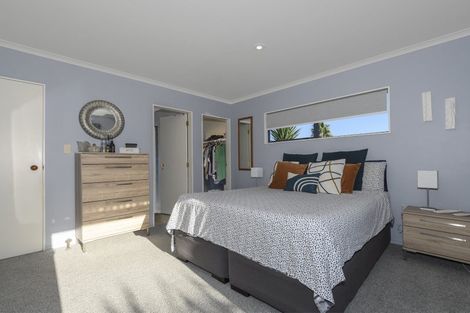 Photo of property in 1 Lysaght Place, Welcome Bay, Tauranga, 3112