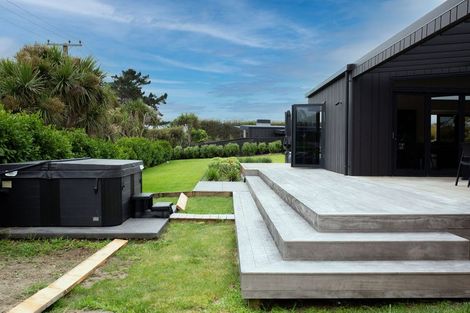 Photo of property in 35 Paetawa Road, Peka Peka, Waikanae, 5391