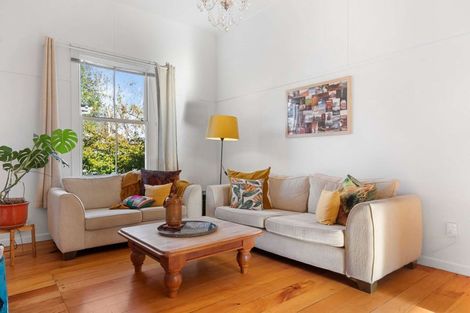 Photo of property in 11 Green Lane, Helensville, 0800