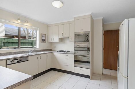 Photo of property in 32 De Menech Grove, Avalon, Lower Hutt, 5011