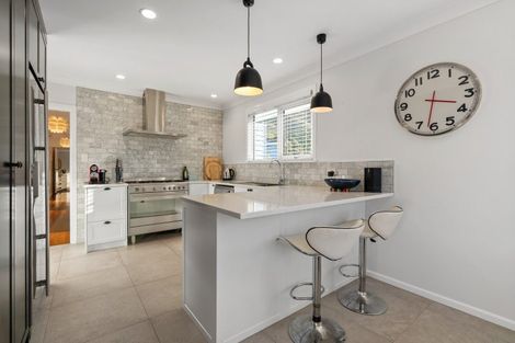 Photo of property in 16 Doris Gordon Crescent, Crofton Downs, Wellington, 6035