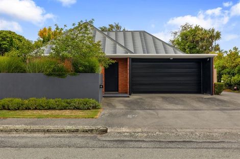 Photo of property in 33 Makora Street, Fendalton, Christchurch, 8041