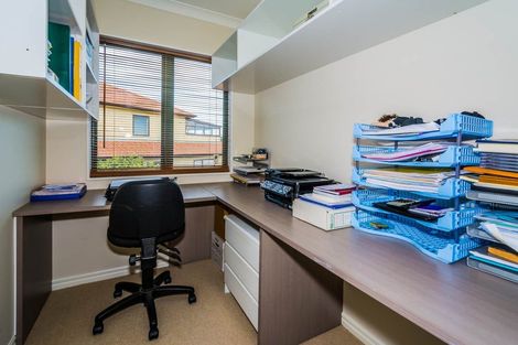 Photo of property in 6 Mulroy Place, Pinehill, Auckland, 0632