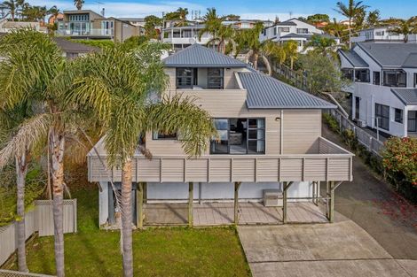 Photo of property in 11 Mizpah Road, Waiake, Auckland, 0630