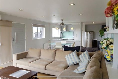 Photo of property in 1/51 Shanaway Rise, Hillcrest, Auckland, 0627