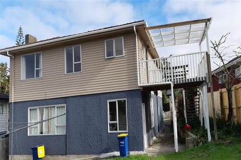 Photo of property in 12a Manuka Road, Glenfield, Auckland, 0629