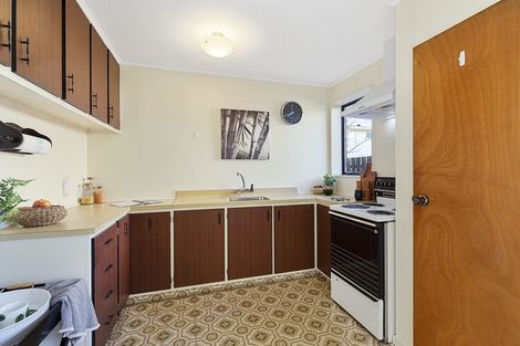 Photo of property in 4f5 Stewart Drive, Newlands, Wellington, 6037