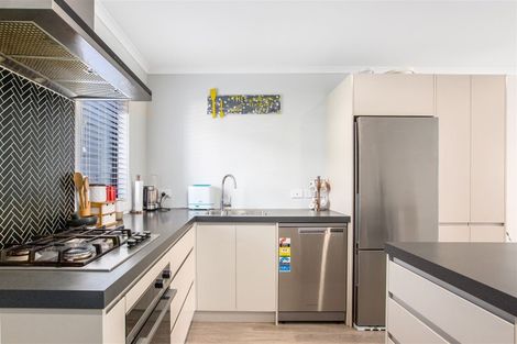 Photo of property in 19/9u Surrey Street, Tawa, Wellington, 5028