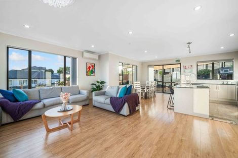 Photo of property in 19 Kereru Rise, Papakura, 2110