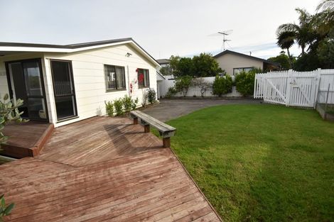Photo of property in 3/88 Eversleigh Road, Belmont, Auckland, 0622