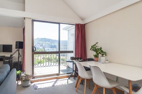Photo of property in 2u9 Hood Street, Mount Victoria, Wellington, 6011
