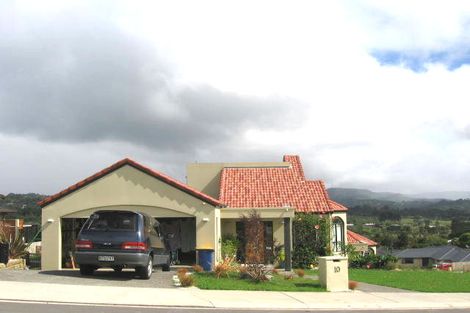 Photo of property in 10 Oratia Drive, Glen Eden, Auckland, 0602