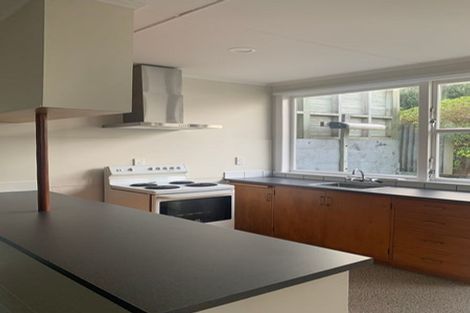 Photo of property in 304 The Esplanade, Island Bay, Wellington, 6023