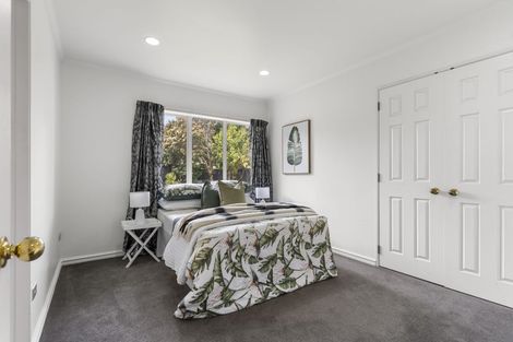Photo of property in 9 Nathan Close, Somerville, Auckland, 2014