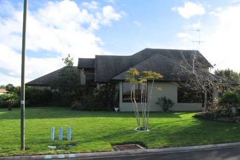 Photo of property in 182 Lakeside Drive, Orewa, 0931