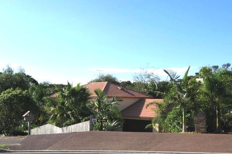 Photo of property in 26 Tyrico Close, Unsworth Heights, Auckland, 0632