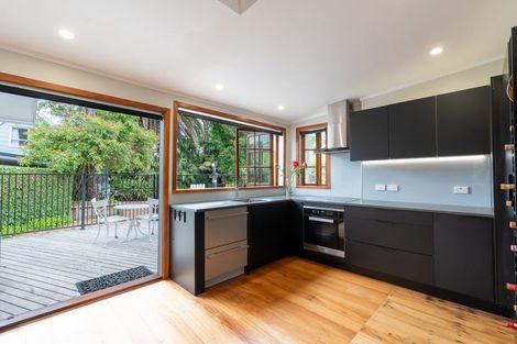 Photo of property in 6 Riro Street, Hamilton East, Hamilton, 3216