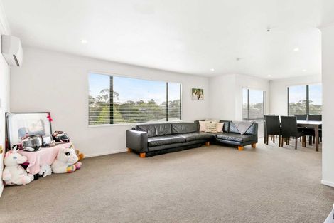 Photo of property in 32 Hewlett Road, Massey, Auckland, 0614