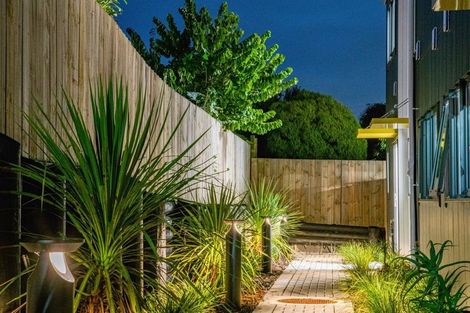 Photo of property in 43b/4 Waimumu Road, Massey, Auckland, 0614