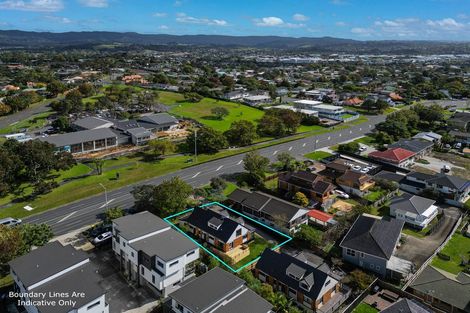 Photo of property in 1/4227 Great North Road, Glendene, Auckland, 0602