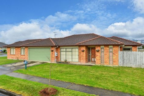 Photo of property in 31 Carrick Glen Avenue, Flat Bush, Auckland, 2019