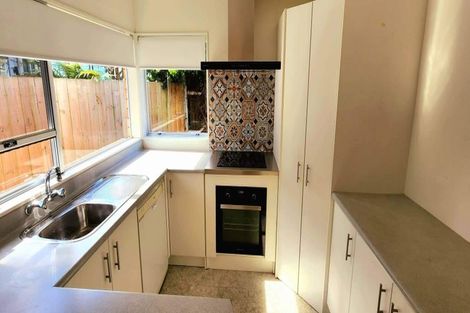 Photo of property in 11 Gloria Avenue, Te Atatu Peninsula, Auckland, 0610