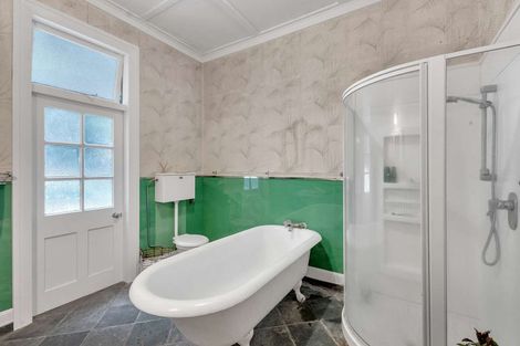 Photo of property in 353 Devon Street West, Lynmouth, New Plymouth, 4310